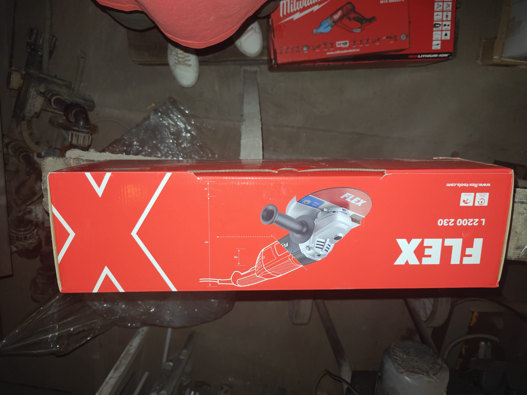 F25-901 - Ferreteria - 02